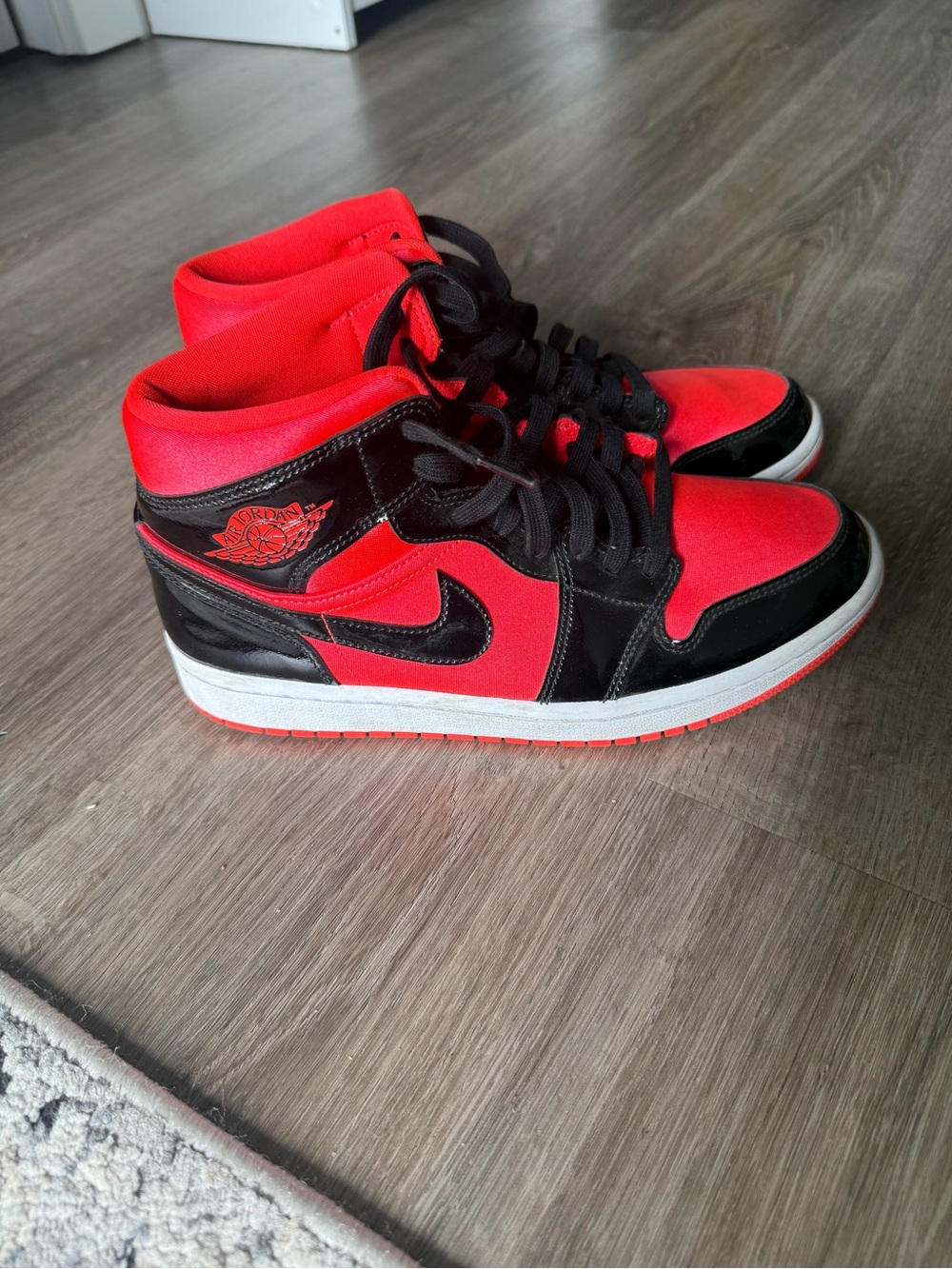 Jordan Kids' Mid-Top Sneakers in Red and Black